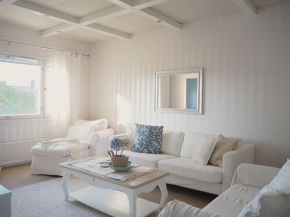 Spacious apartment with balcony and great location
